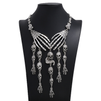 Collier squelette et tetes de mort