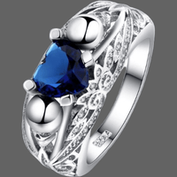 Bague tête de mort zirkon pour femme