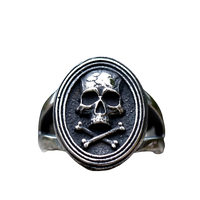 Bague pirate en acier Tête de mort