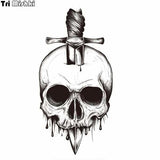 Sticker tete de mort transpercé par une dague 11.8x23cm - 